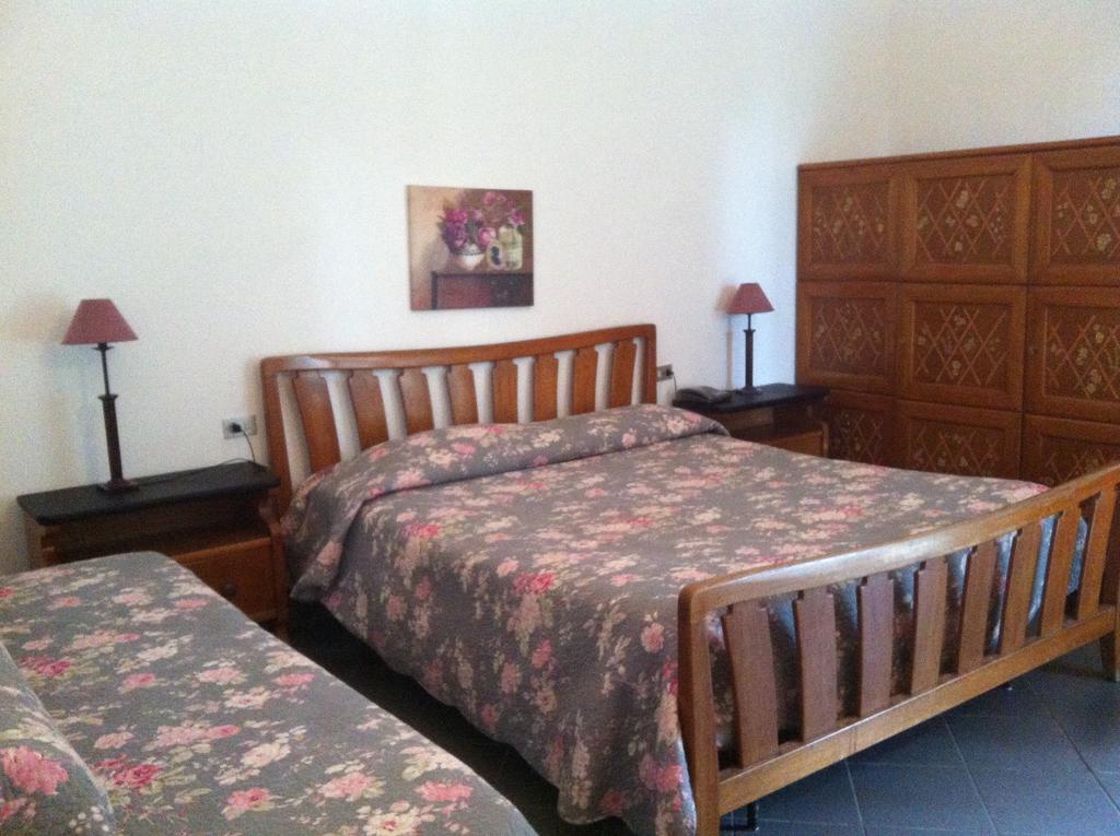 Hotel Pensione Moderna Bonassola Szoba fotó